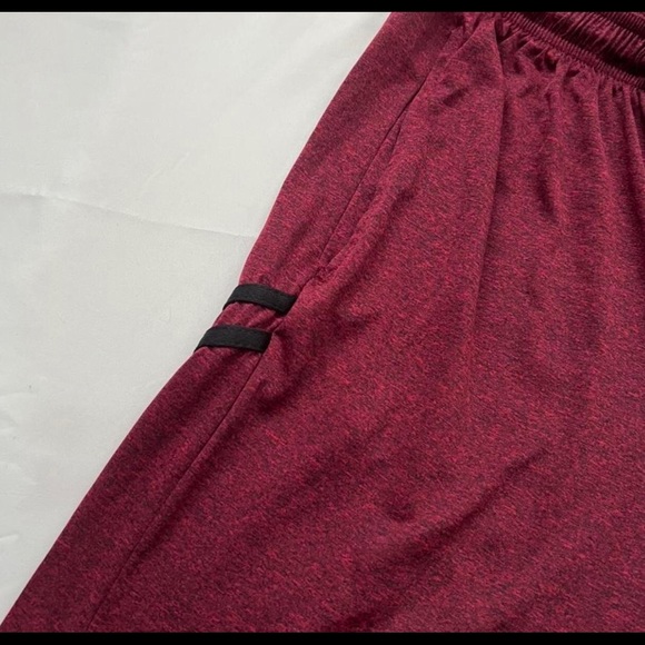 Red wine basketball Workout outfit - Picture 3 of 4